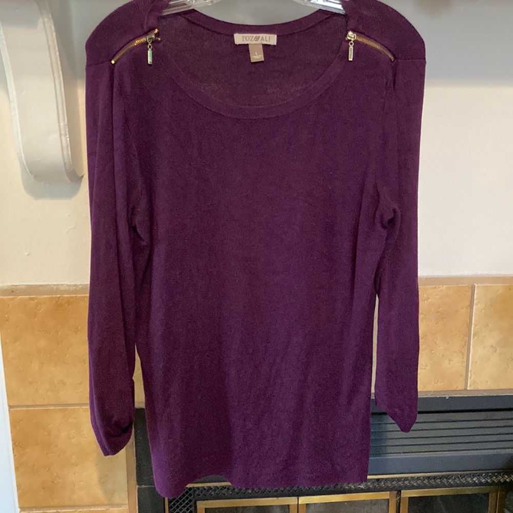 Roz & Ali Women’s Zipper Sweater (size L)